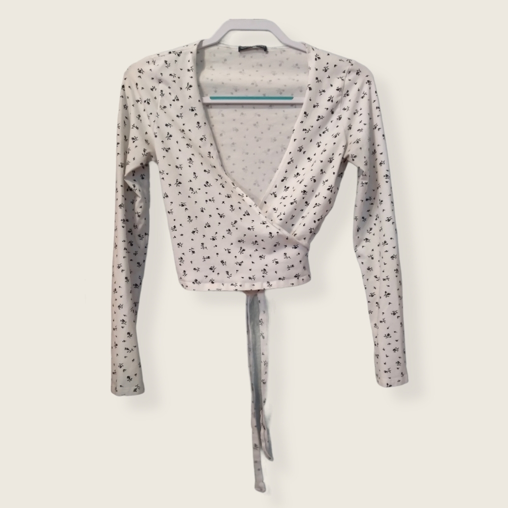 Brandy Melville wrap long sleeve crop shirt